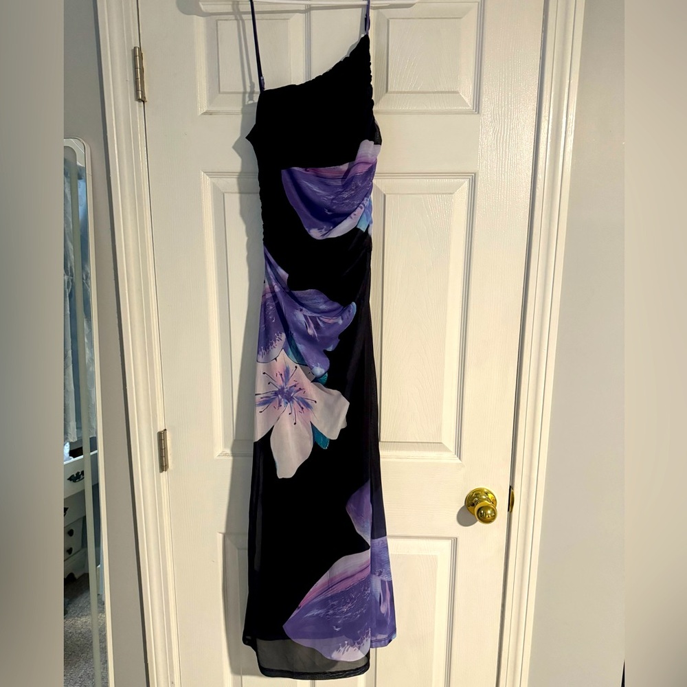 Petal & Pup size Small Midi floral body con dress